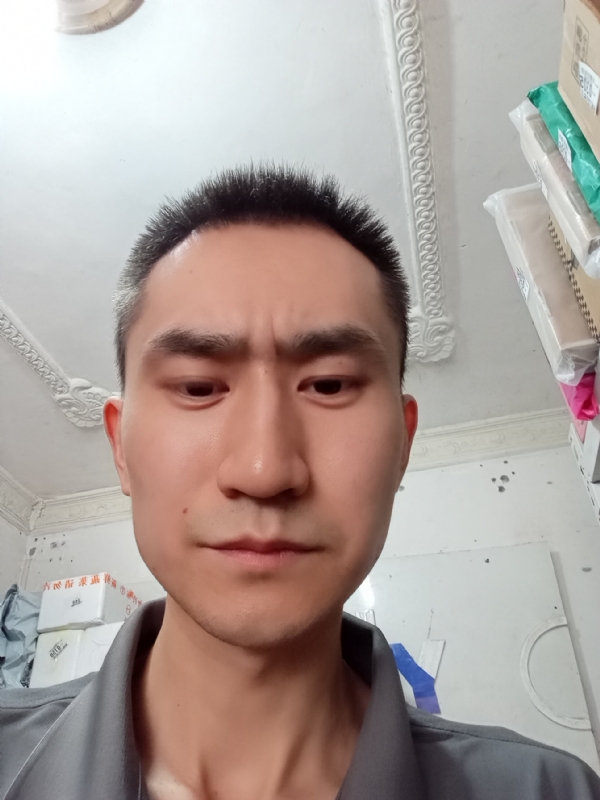 西门吹雪的第一张照片--荆州闪婚服务中心